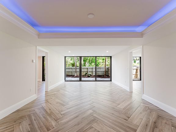 4th image of 501 SW 11th Place #114