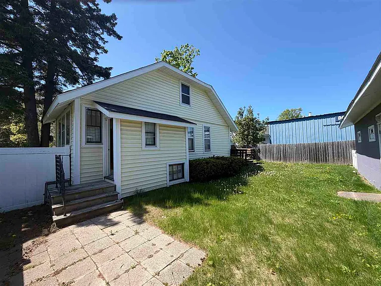 1104 Bridge St #A — Photo 21