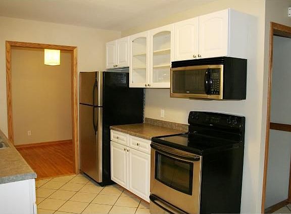 5th image of 4849 Debra St