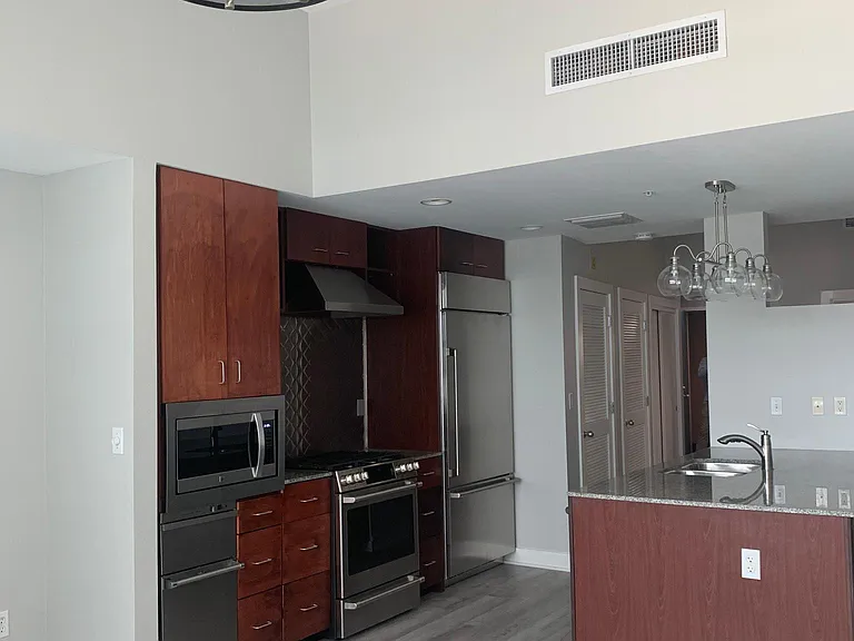 1208 E Kennedy Blvd #820 — Photo 6