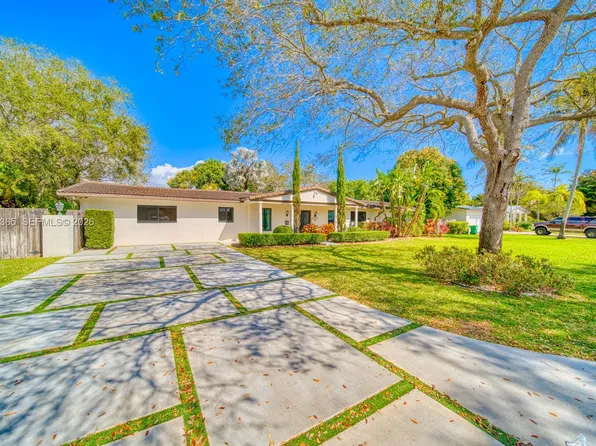 8245 SW 149th Dr, Palmetto Bay, FL 33158