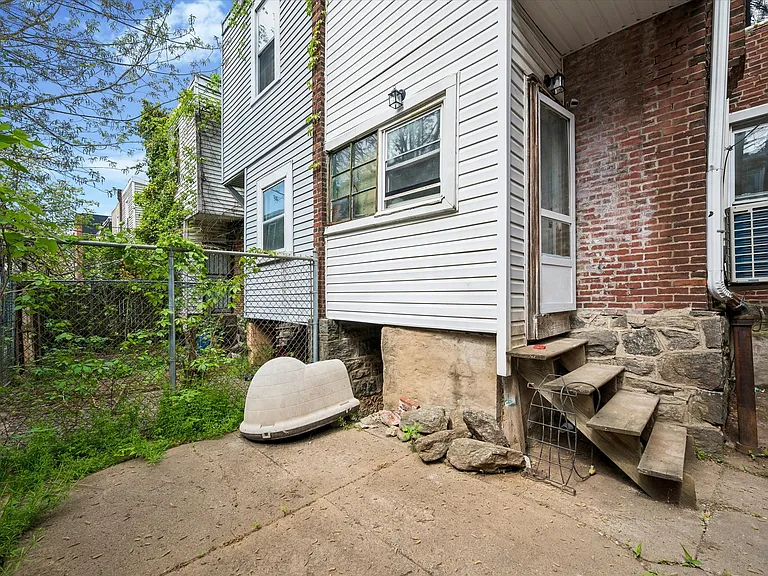5618 Malcolm St — Photo 24
