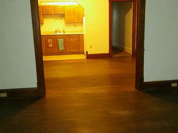 2nd image of 289 E Main St
