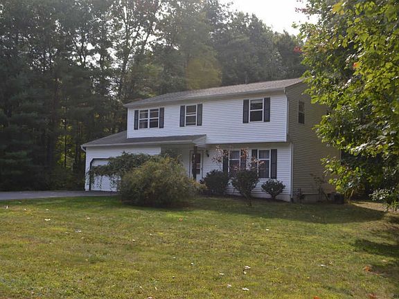3rd image of 7 Pinehollow Dr