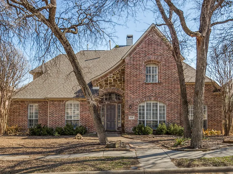 8100 Davidson Dr — Photo 1