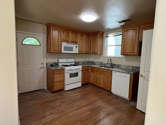 2nd image of 111 Chief Kelly Dr #11314122