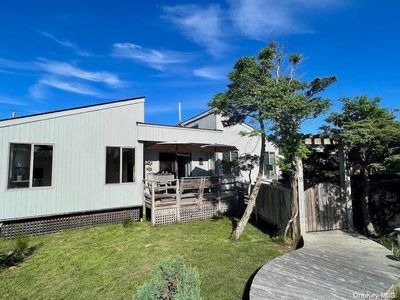 33 SW Holly Walk, Bay Shore, NY, 11706