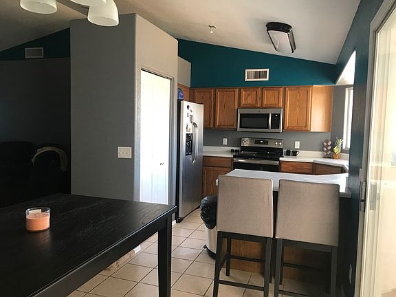 5th image of 1751 E Catalina St