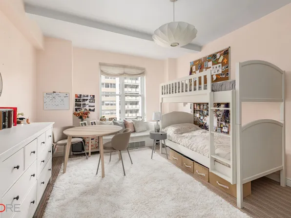 12 West 72nd Street image 12 of 15