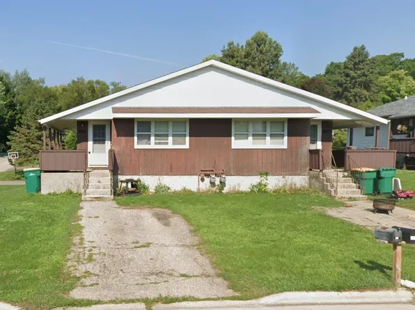 120-122 Valley Drive, Mount Horeb, WI 53572