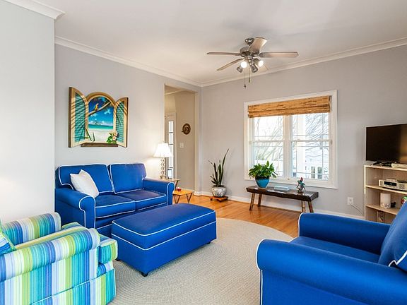 5th image of 1472 Royal Way