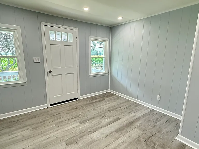 215 Newton Ln — Photo 38
