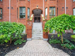 801 King St W #TOWNHOUSE 8A, Toronto, ON M5V3C9