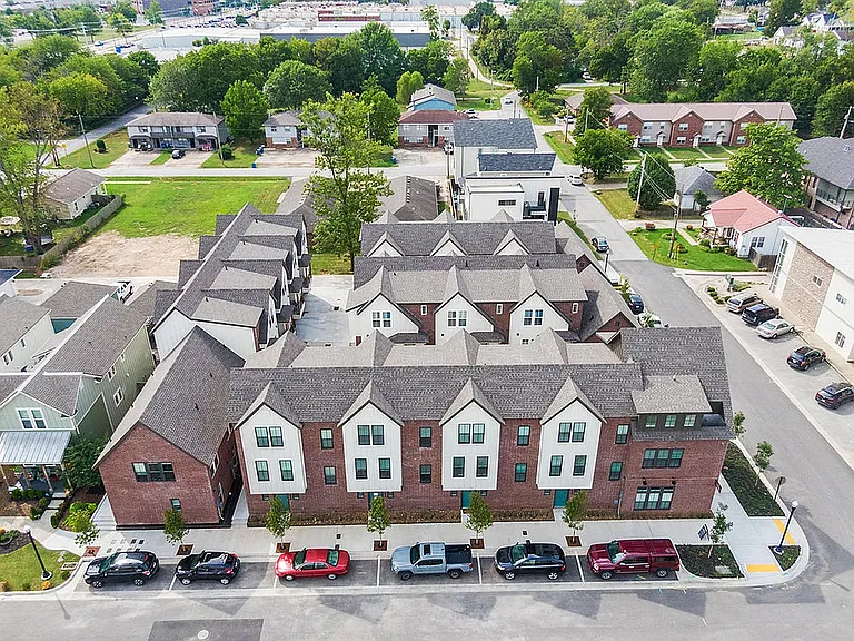 Depot 16 Flats and Townhomes — Photo 34