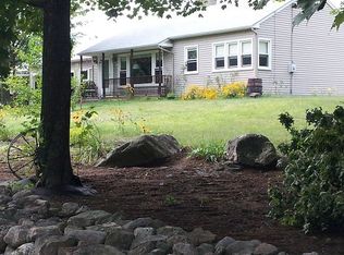 15 Auburn Rd, Hooksett, NH 03106