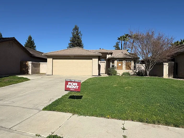 1422 E Mesa Ct — Photo 1