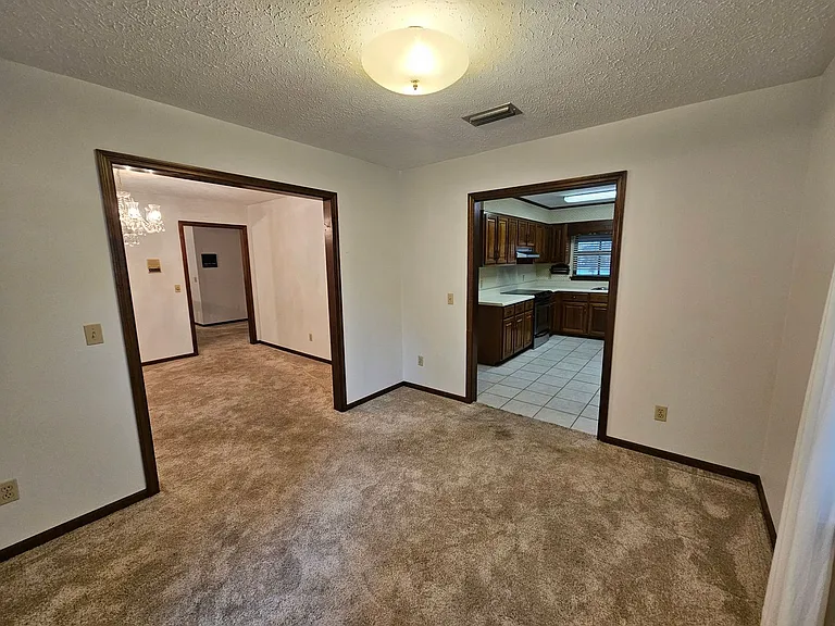1437 Parkway Dr — Photo 10