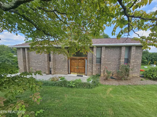 607 Crestwood Dr, Clinton, TN 37716