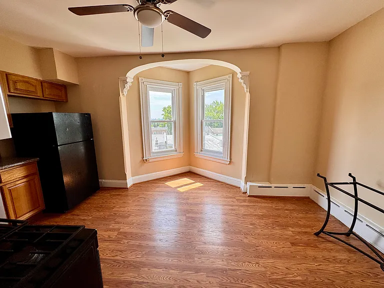 220 Osborn St #2 — Photo 10