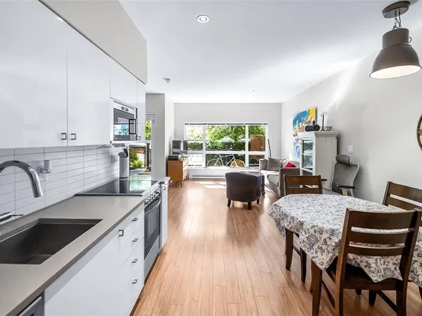 785 Tyee Rd #103, Victoria, BC V9A 7R5