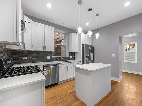 4th image of 4641 N Monticello Ave #1
