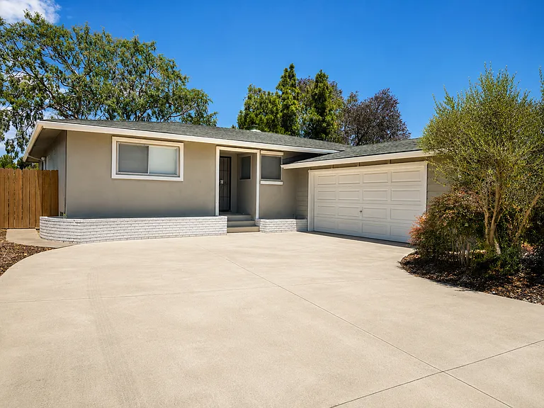 5240 Prosperity Ln — Photo 1