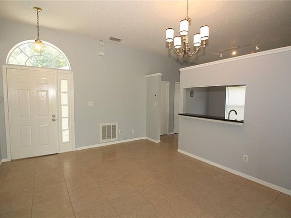 3rd image of 2125 Ipsden Dr