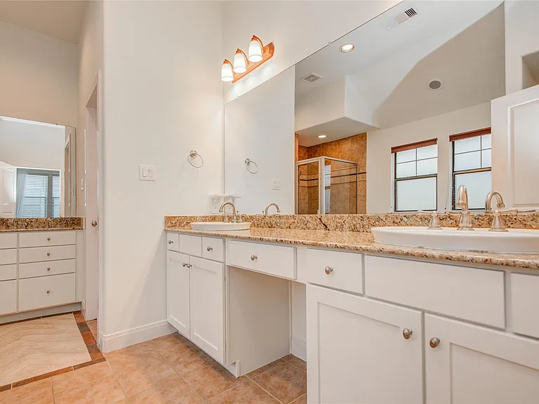 2414 Charleston St #B — Photo 29