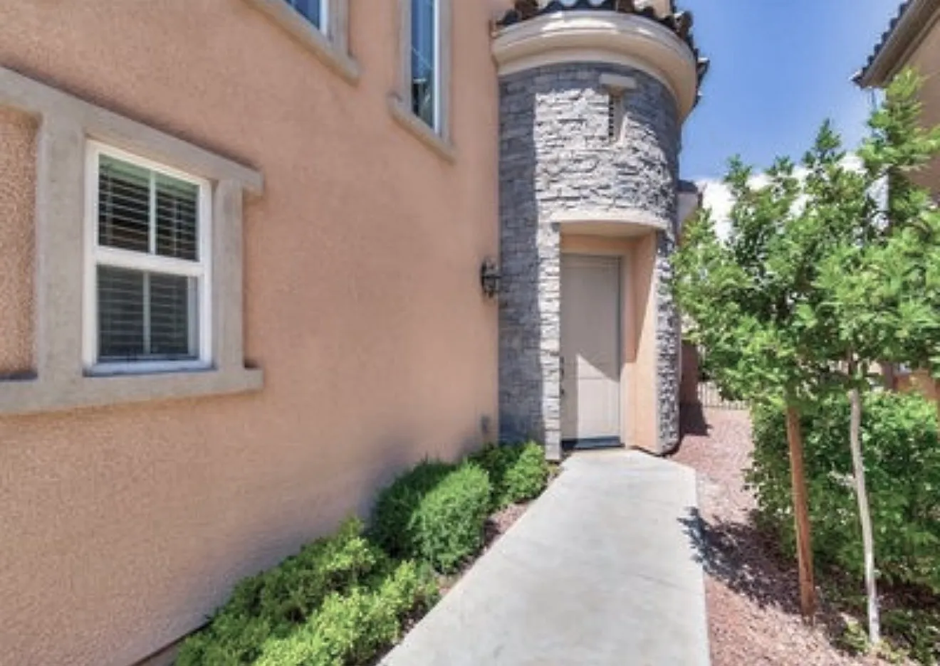 3 bed, 1962 sqft, $2,800 — Photo 3