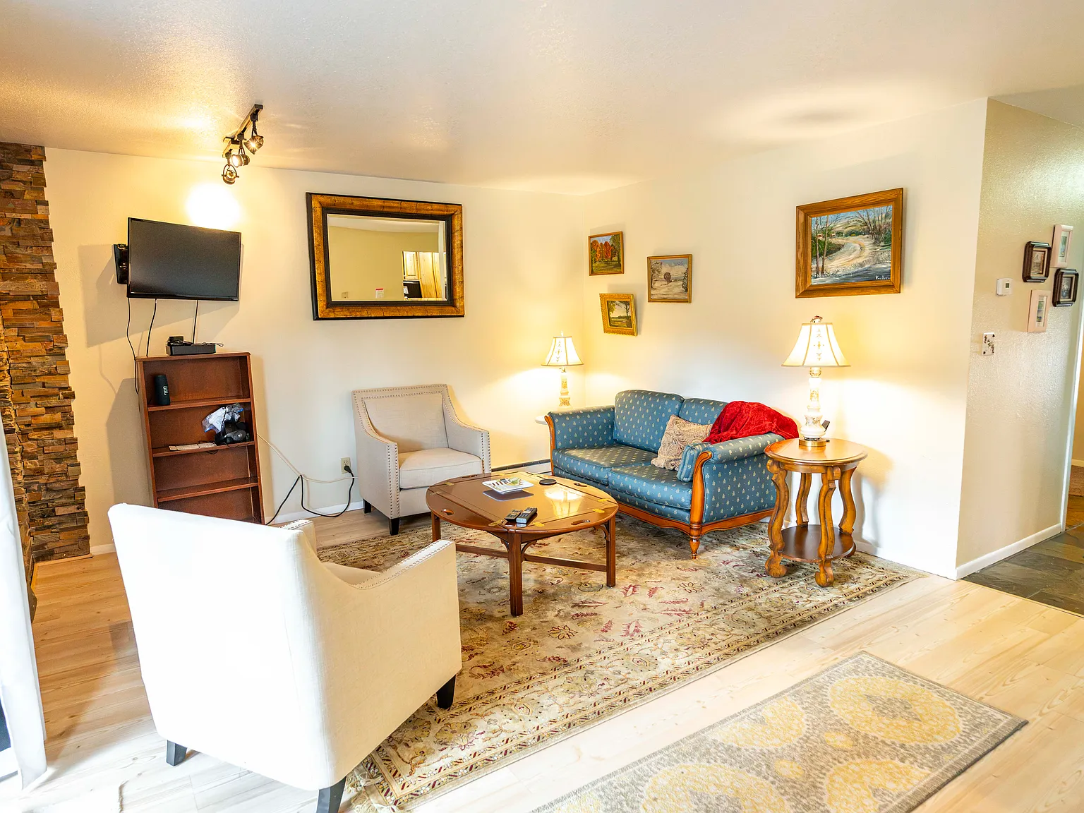3 bed, 1817 sqft, $5,500 — Photo 4