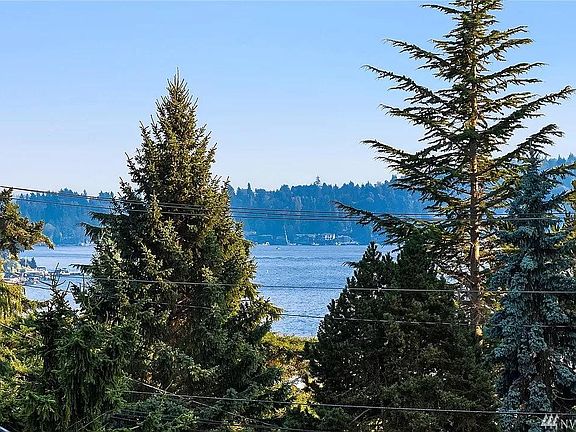 2nd image of 710 Lake Washington Blvd NE