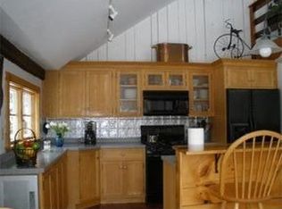 360 S Pleasant St, Amherst, MA 01002