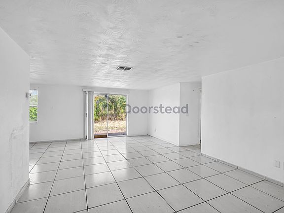 5th image of 3839 Elmwood Dr