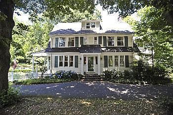 1st image of 383 Hobart Ave
