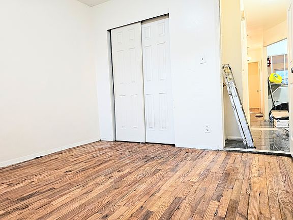 4th image of 2046 E 56th St Floor 2