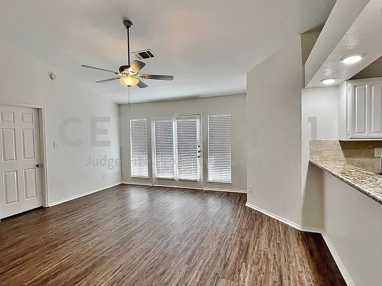 1028 Whitewater Trl — Photo 10