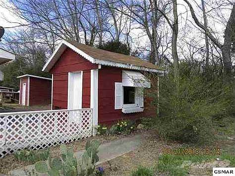 3rd image of 735 Plainview Dr