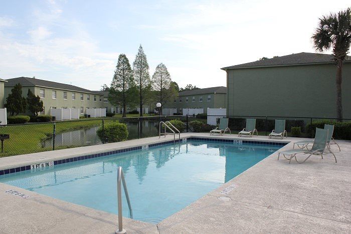 Townsgate Apartments Pool