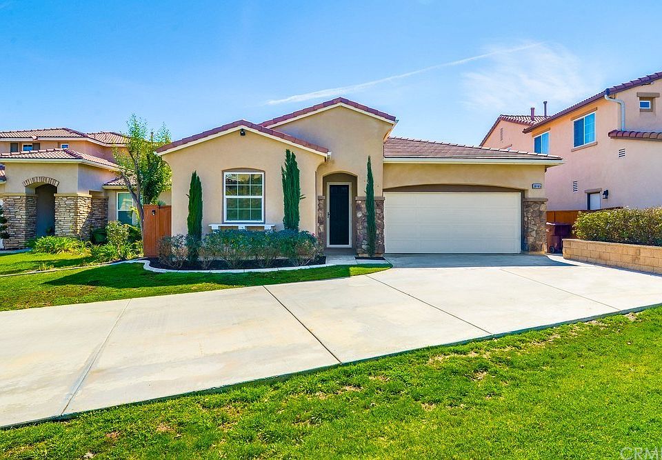 1st image of 30165 Mickelson Way