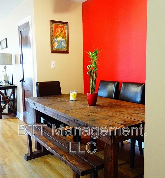 8408 Greenwood Ave #3 — Photo 4