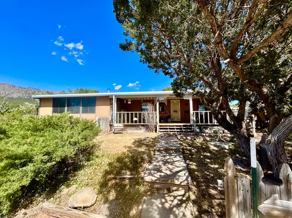 51 Living Water Rd, Edgewood, NM 87015