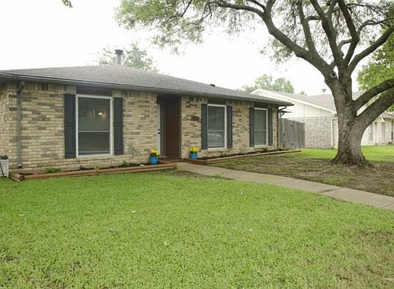 2nd image of 5033 Roberts Dr