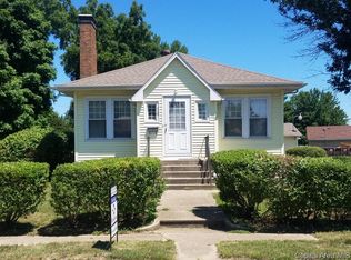 621 E Palm St, Roodhouse, IL 62082