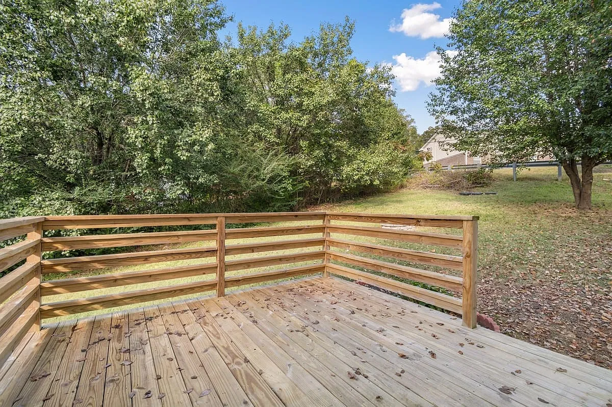 3 bed, 2.5 bath, 1254 sqft, $2,100 — Photo 4