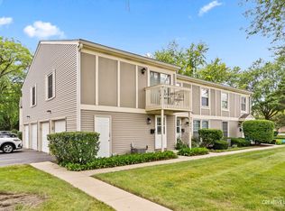 1668 Williamsburg Ct APT A, Wheaton, IL 60189