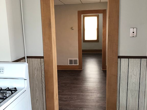 5th image of 1579 E 32nd St Unit 2