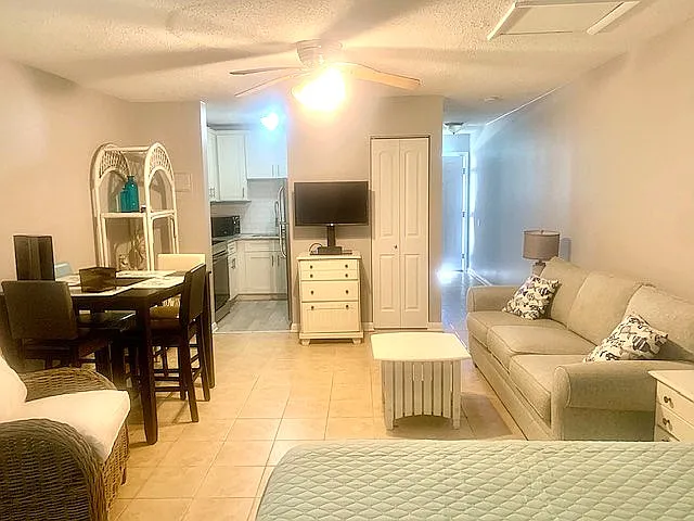 301-B Lullwater Dr #301