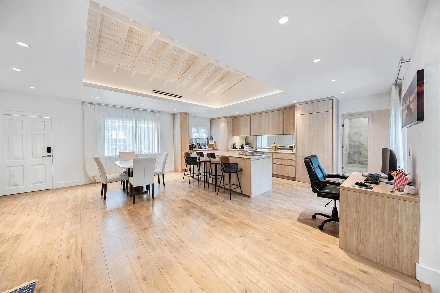 Granada Groves Ct, Coral Gables — Photo 3
