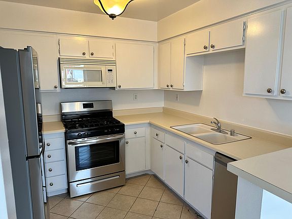 3rd image of 1457 Armacost Ave APT 304