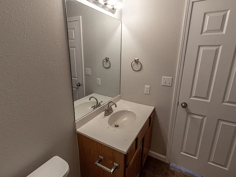 1401-1403 Bodie Dr — Photo 16